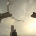 O protagonista de Shadow of the Colossus observa o décimo-terceiro colosso no remake.