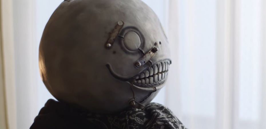 Yoko Taro, o criador de <i data-eio=