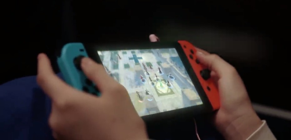 Captura de tela do comercial do Nintendo Switch estrelando gameplay de Fire Emblem Three Houses