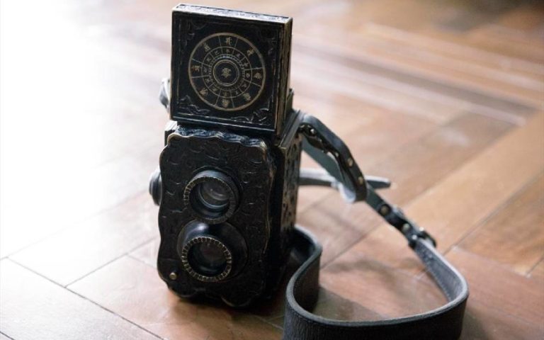 Captura de tela da adaptação cinematográfica japonesa de Fatal Frame